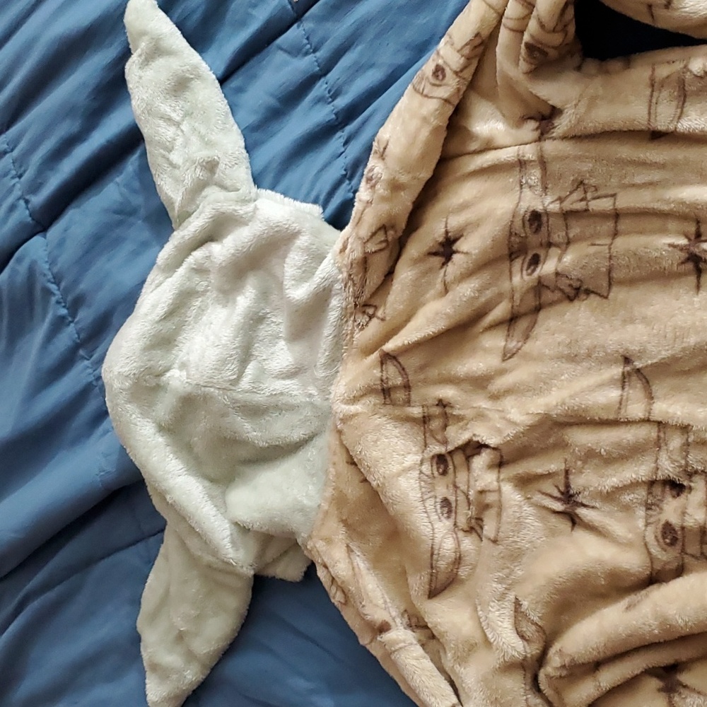 Grogu PJs - Picture 3 of 6